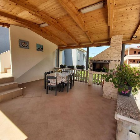 Apartman Ana Štinjan Esterno foto
