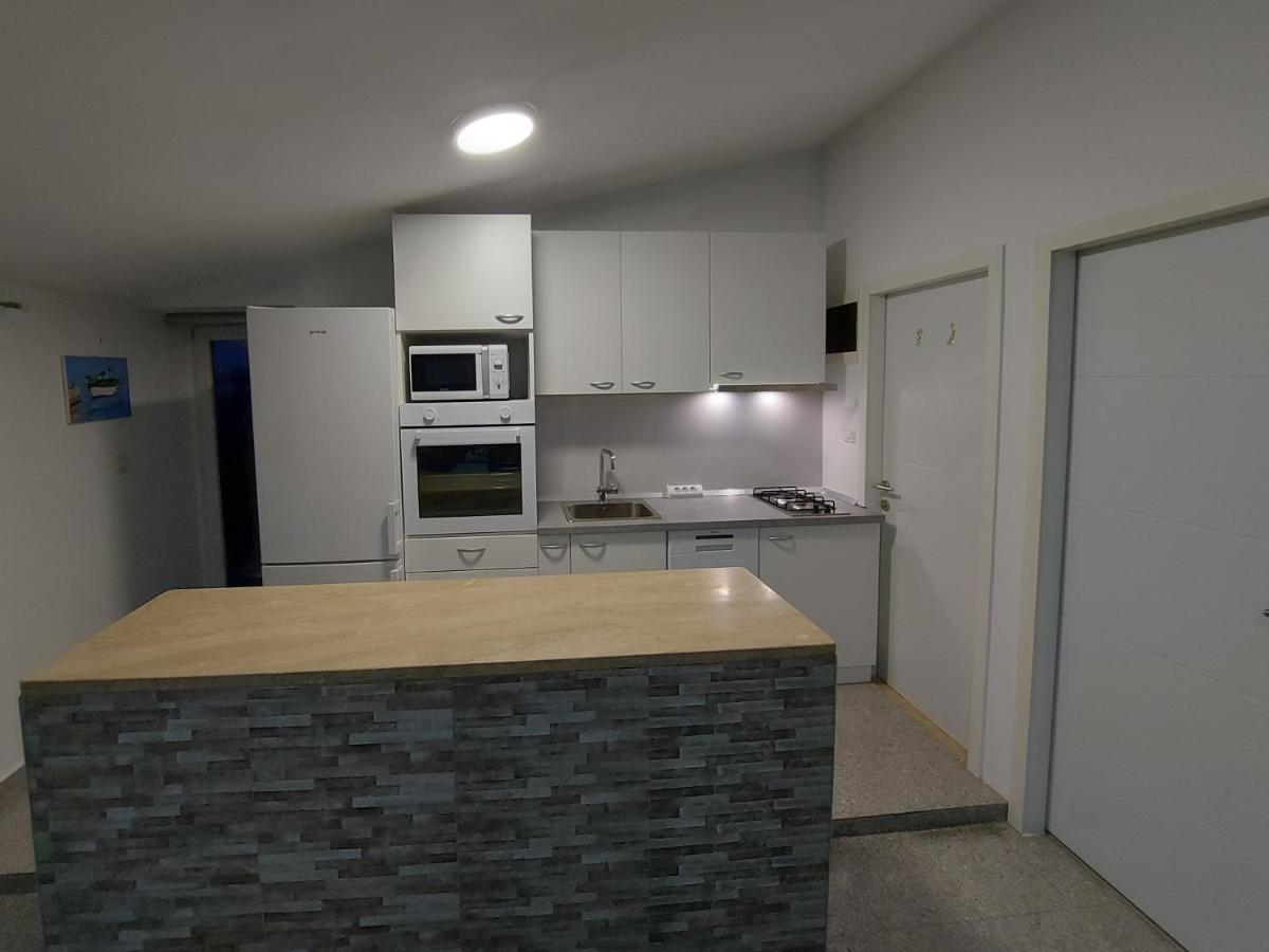 Apartman Ana Štinjan Esterno foto